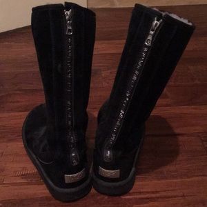 Black UGG boots with zip back Size 10
